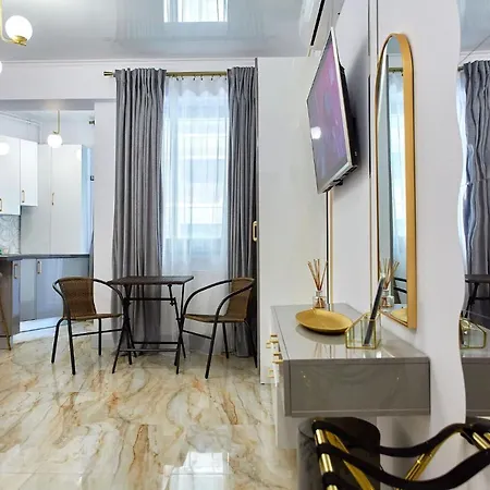Apartment Long *